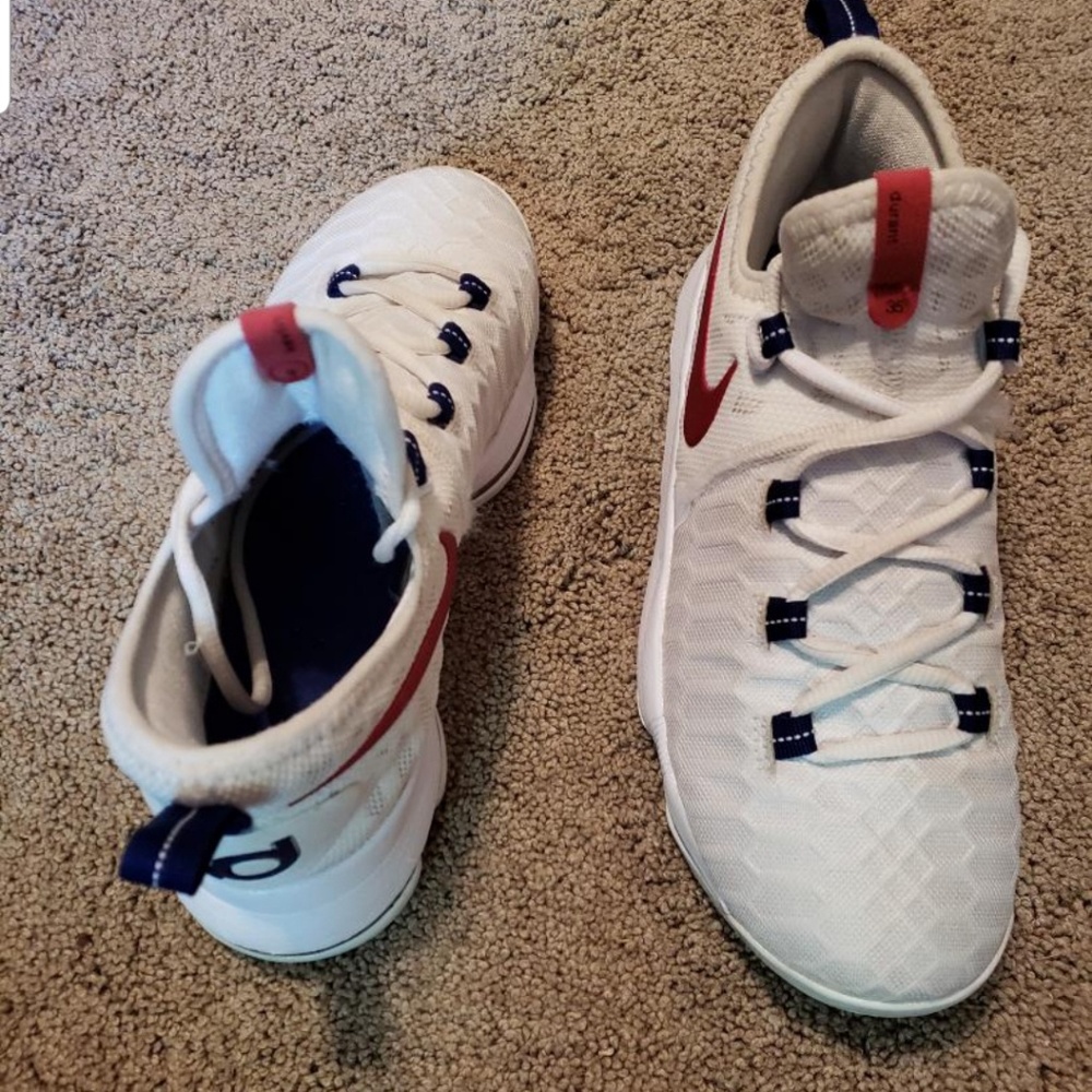 NIKE KD RED, WHITE, AND BLUE MENS sz 6.